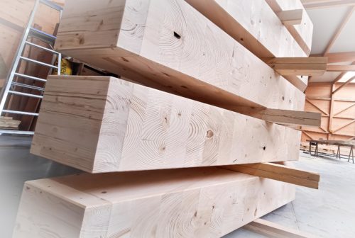 AVLN est votre expert en charpente lamellé-collé et bois lamellé-collé en Belgique. Nous réalisons des poutres lamellé-collé pour des charpentes en bois massif, idéales pour des constructions durables et bâtiments industriels. Contactez-nous pour vos projets sur-mesure.