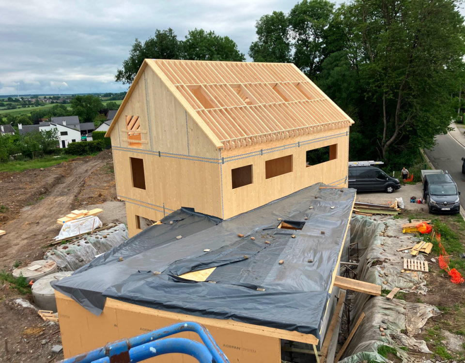 Construction bois CLT - Cross Laminated Timber ou bois lamellé-croisé une réalisation de AVLN à Ohey